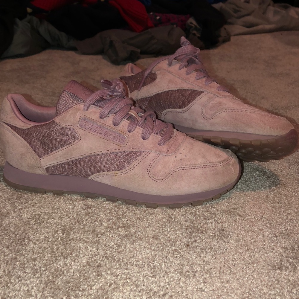 VERY CLEAN Reeboks
